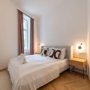 Josef's I Deluxe In Ideal Location Apartment Vienna